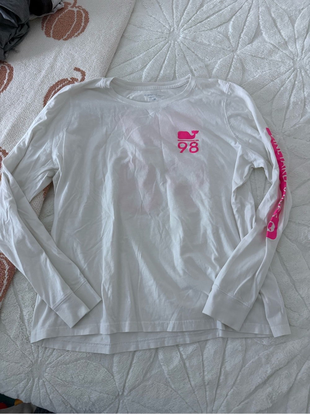 Vineyard Vines White Long-Sleeve Tee with Pink Whale 98
